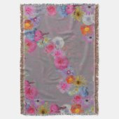 Charmante bloemen op grijs deken (Voorkant Verticaal)