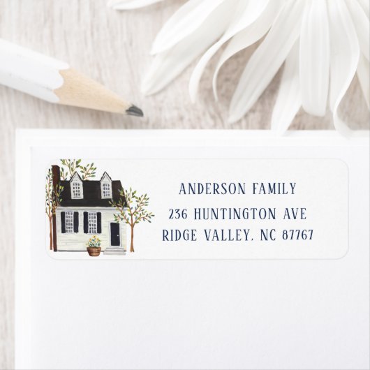 Charming White Cape House Nouveau Étiquette d'adre (En situation)