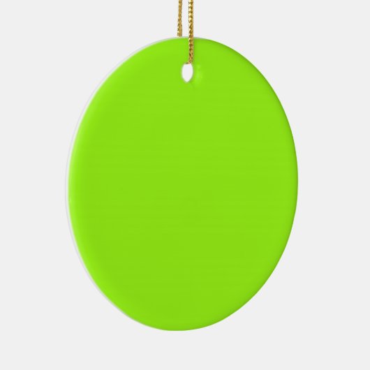 Chartreuse Green Background on an Ornament (Rechts)