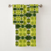 Chartreuse Groene Abstracte Hortensia Bloemen Patr Bad Handdoek (Insitu)