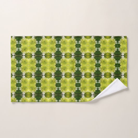 Chartreuse Groene Abstracte Hortensia Bloemen Patr Bad Handdoek (Handdoek)
