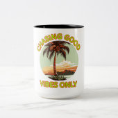 Chasing Good Vibes uniquement - Mug rétro à deux t (Centre)