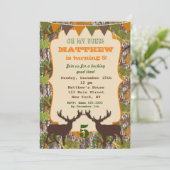 Chasse Camo Anniversaire Invitations (Debout devant)