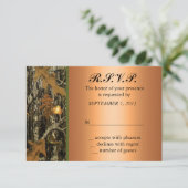 Chasse Camo Wedding Invitation RSVP (Debout devant)