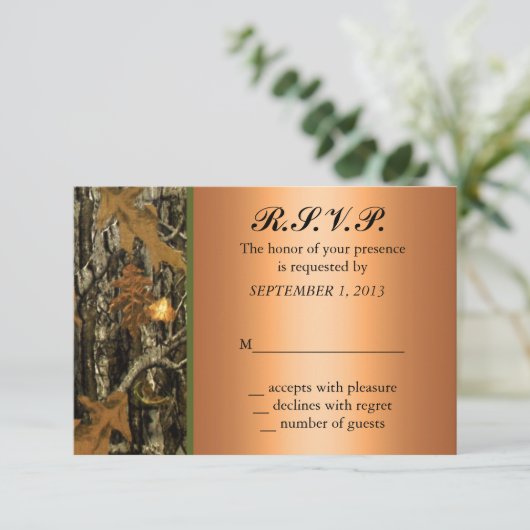 Chasse Camo Wedding Invitation RSVP (Debout devant)