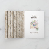 Chat à masquer mignon et carte d'anniversaire à po (Intérieur)