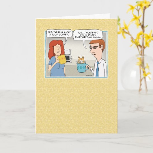 Chat amusant dans le café Carte d'anniversaire (Fleur jaune)