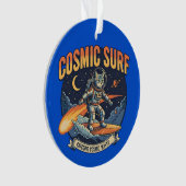Chat astronaute surfant sur des vagues de bande de (devant)