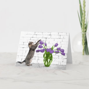 Chat avec Tulipe pourpre Carte d'anniversaire
