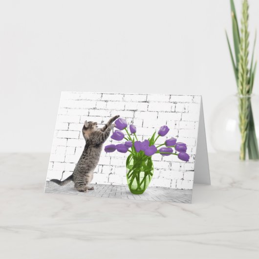 Chat avec Tulipe pourpre Carte d'anniversaire (Devant)