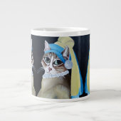 Chat Avec Une Perle Élevant De La Mug Jumbo (Devant)