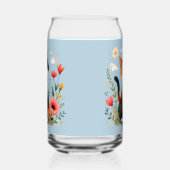 Chat Calico souriant dans le jardin fleuri (Gauche)