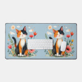 Chat Calico souriant dans le jardin fleuri (Clavier et souris)