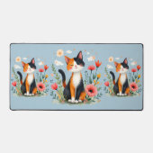 Chat calicot souriant dans un jardin fleuri (Recto)