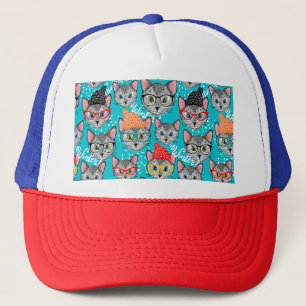 Chat dans le casquette