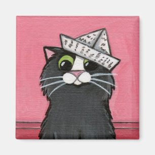 Chat dans un aimant lunatique de casquette de