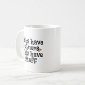 Chat de Snarky indiquant la tasse (Devant gauche)