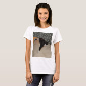 Chat Dormir sur le dessus du T-shirt de base des f (Devant entier)