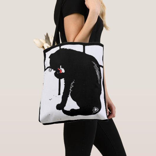 Chat noir de taille victorienne sur sac (De près)