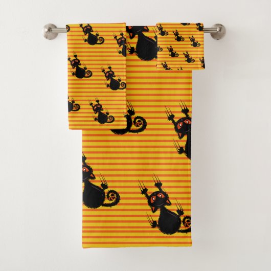 Chat noir mignon (En situation)