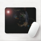 chat noir sur tapis de souris noir (Avec souris)