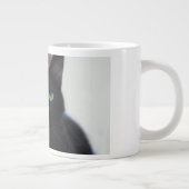 Chat noir - yeux verts - tasse (Droite)