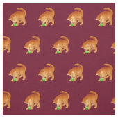 Chat orange de Kitty jouant avec le tissu de boule (Échantillon)