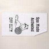 Chat paresseux hors service. Mode spa drôle activé (Serviette de bain)