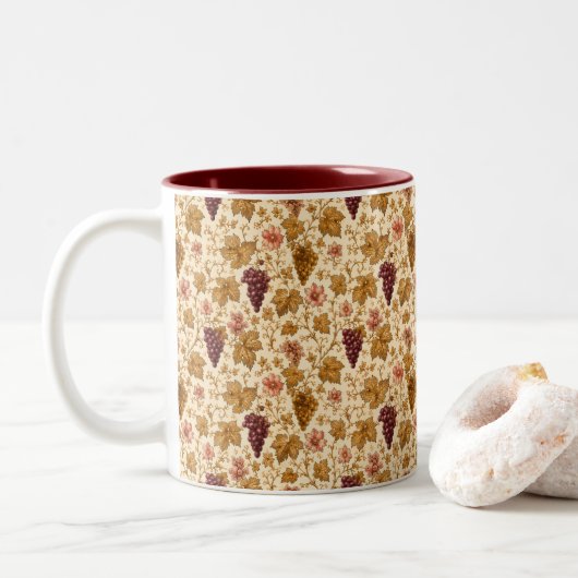Château Bordeaux Botanical Grapes Mug (Avec donut)