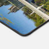 Château de Chantilly avec réflexion dans un étang (Coin)