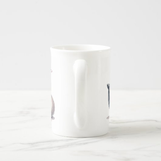 Chaton couché dans un pyjama d'os de Chine Mug (Dos)