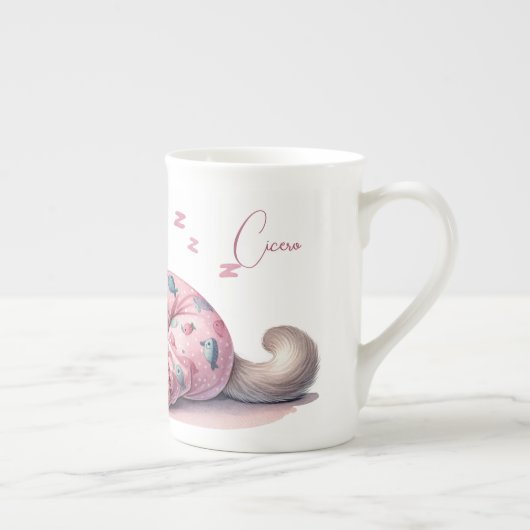 Chaton couché dans un pyjama d'os de Chine Mug (Droite)