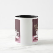 Chaton dans la tasse et soucoupe (Centre)