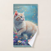 chaton dans les fleurs des champs (Serviette à main)