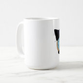 Chaton mangeant la tasse de beignet (Devant gauche)