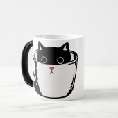 Chaton noir avec nez rouge caché dans une tasse (Devant gauche)