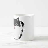 Chaton noir avec nez rouge caché dans une tasse (Centre)