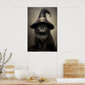 Chaton noir dans une impression de chapeau de sorc (Cuisine)