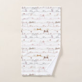 Chats adorables regardant par-dessus des cœurs (Serviette à main)