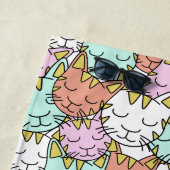 Chats couchés Motif nom personnalisé serviette de  (En situation)