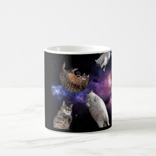 Chats dans la tasse de l'espace (Centre)