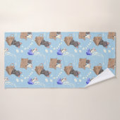 Chats en boîte et gouttes de lait sur bleu (Serviette de bain)