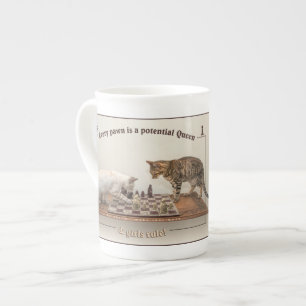 Chats jouant aux échecs sur une tasse de la Chine