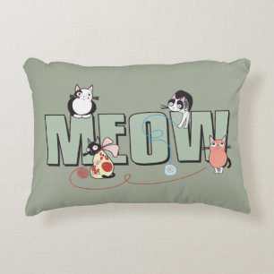 Chats mignons et Coussin de fils