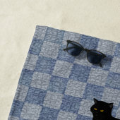 Chats sur une grande chaise Serviette de plage (En situation)