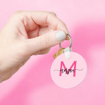Chaud rose moderne Script Girl Monogramme Nom<br><div class="desc">Gardez vos clés dans le style avec notre Hot Pink Modern Script Girly Monogram Nom Porte - clé! Doté d'un design rose vif, ce porte - clé est personnalisé avec votre nom dans un script moderne chic pour une touche personnalisée et tendance. Parfait pour ajouter un peu de flair à...</div>