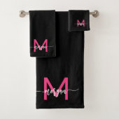 Chaud rose noir moderne Script Girl Monogramme Nom (En situation)