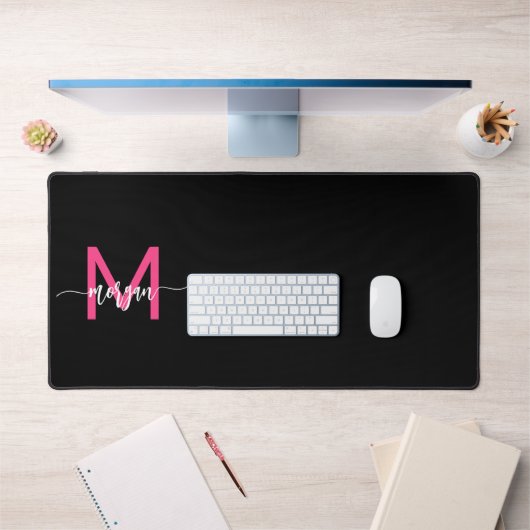 Chaud rose noir moderne Script Girl Monogramme Nom (Bureau 1)