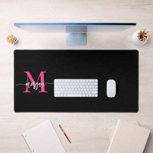 Chaud rose noir moderne Script Girl Monogramme Nom (Bureau 1)