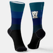 Chaussette Bear looking over wall, Dark Ocean at Night (Angulaire)